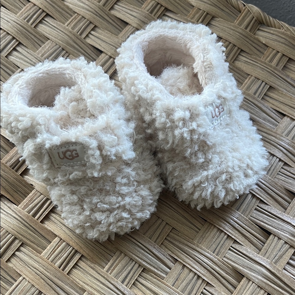 Baby UGG Bixbee shoes